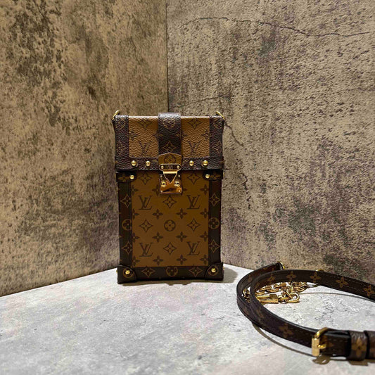 ???Louis Vuitton trunk vertical phone bag(microchip)