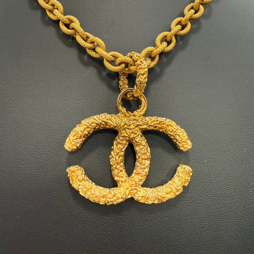   Chanel Coco Lava Necklace A FM