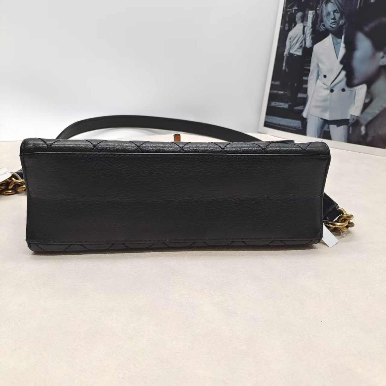 Chanel . Black Leather Crossbody Bag -
