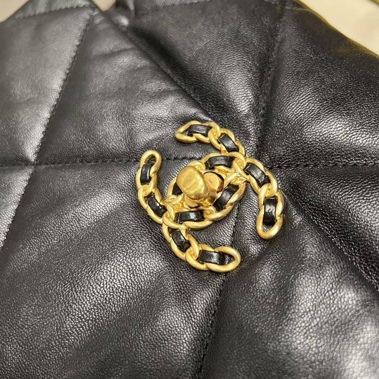 Chanel  Flap Bag Black Leather Shoulder Bag Medium