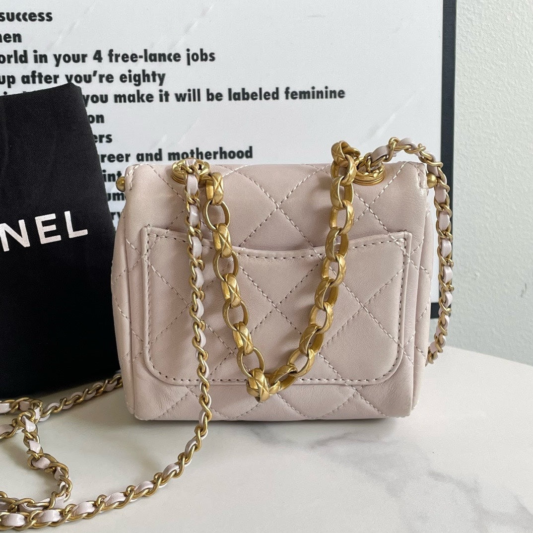 Preloved?? Chanel Kiss Lock mini () #