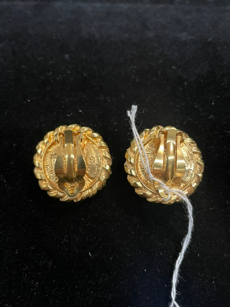 Chanel   Clip-On Earrings Gold Pearl Style