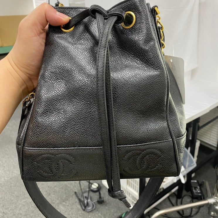   Chanel bucket bag E