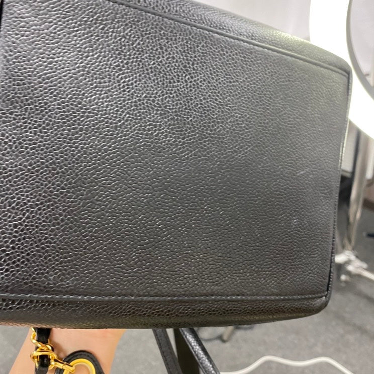   Chanel bucket bag E