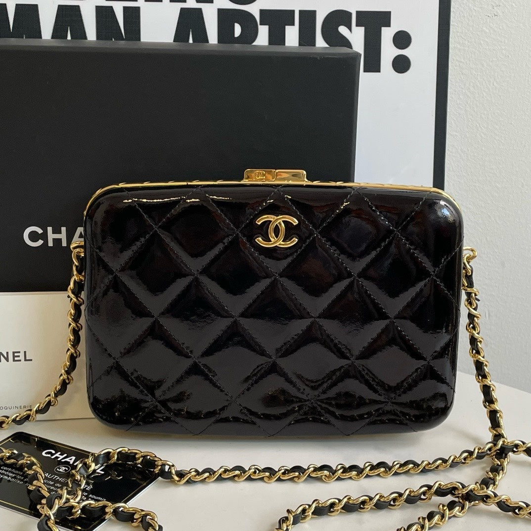 Un?? Chanel Patent Leather Clutch Bag () #