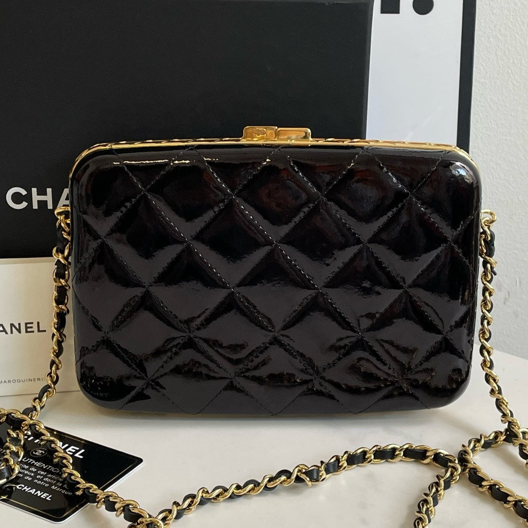 Un?? Chanel Patent Leather Clutch Bag () #