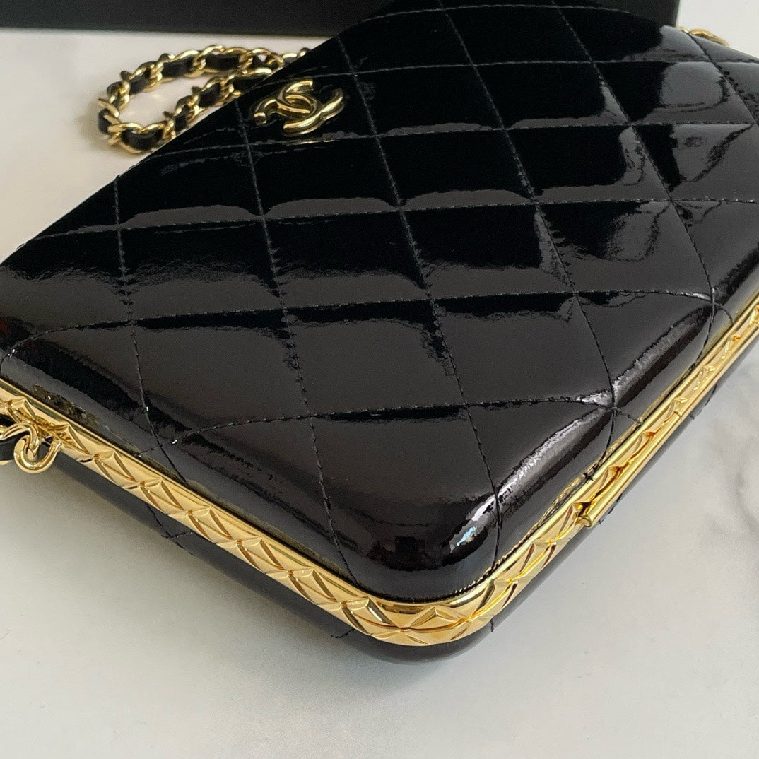 Un?? Chanel Patent Leather Clutch Bag () #