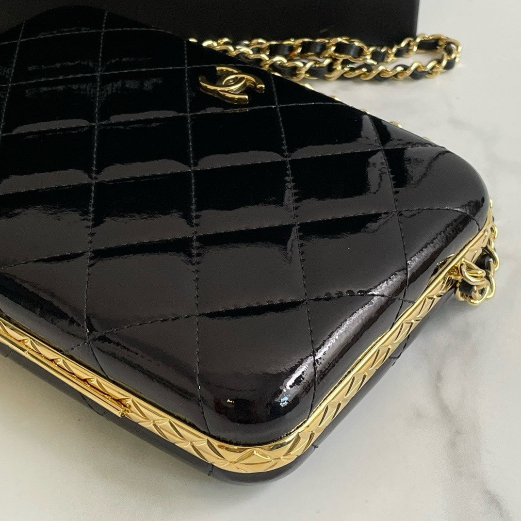Un?? Chanel Patent Leather Clutch Bag () #