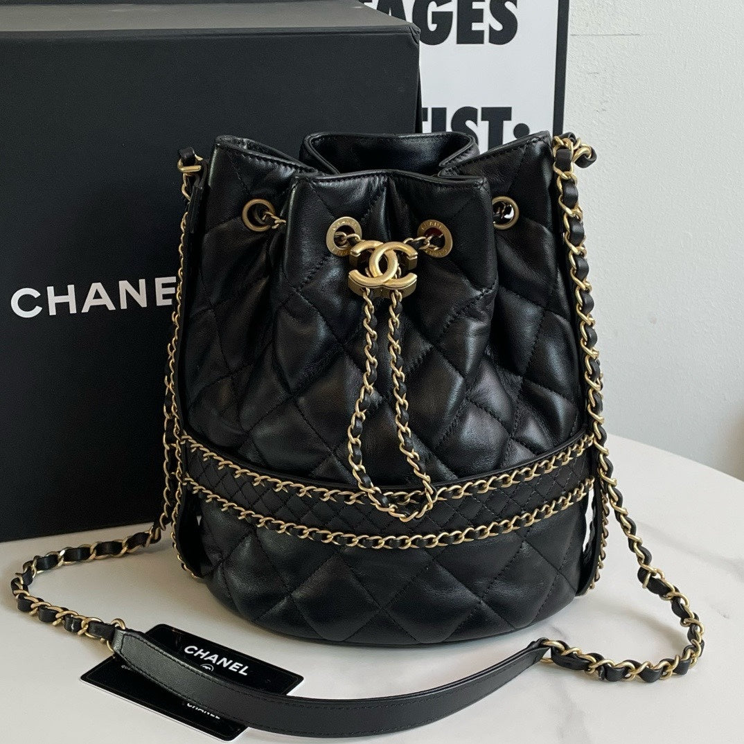 Un?? Chanel K Bucket Bag () #