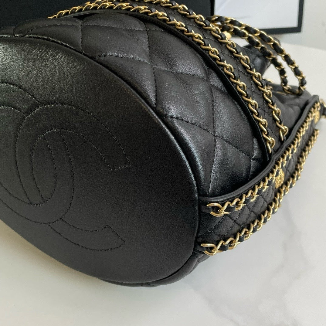Un?? Chanel K Bucket Bag () #