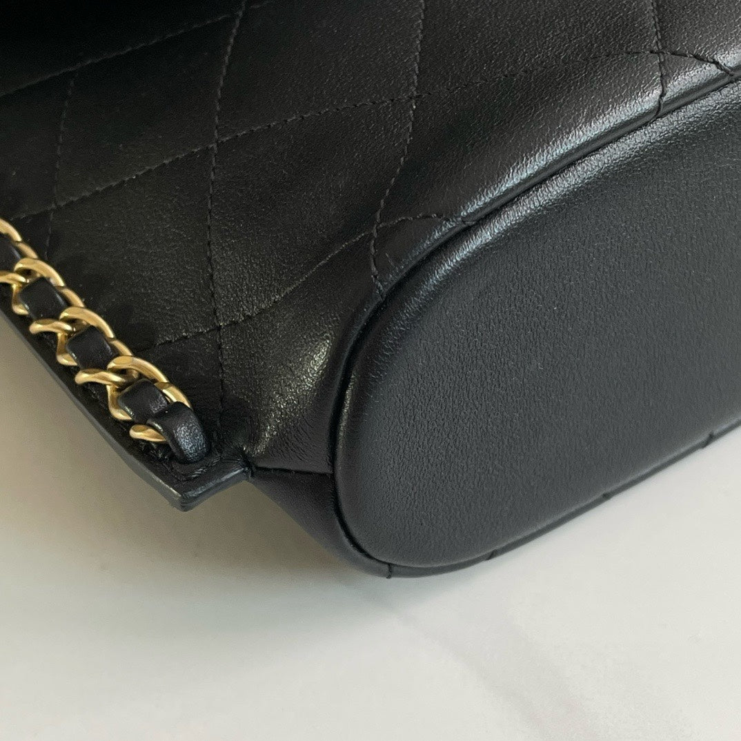 Un?? Chanel Hobo Bag Small () #