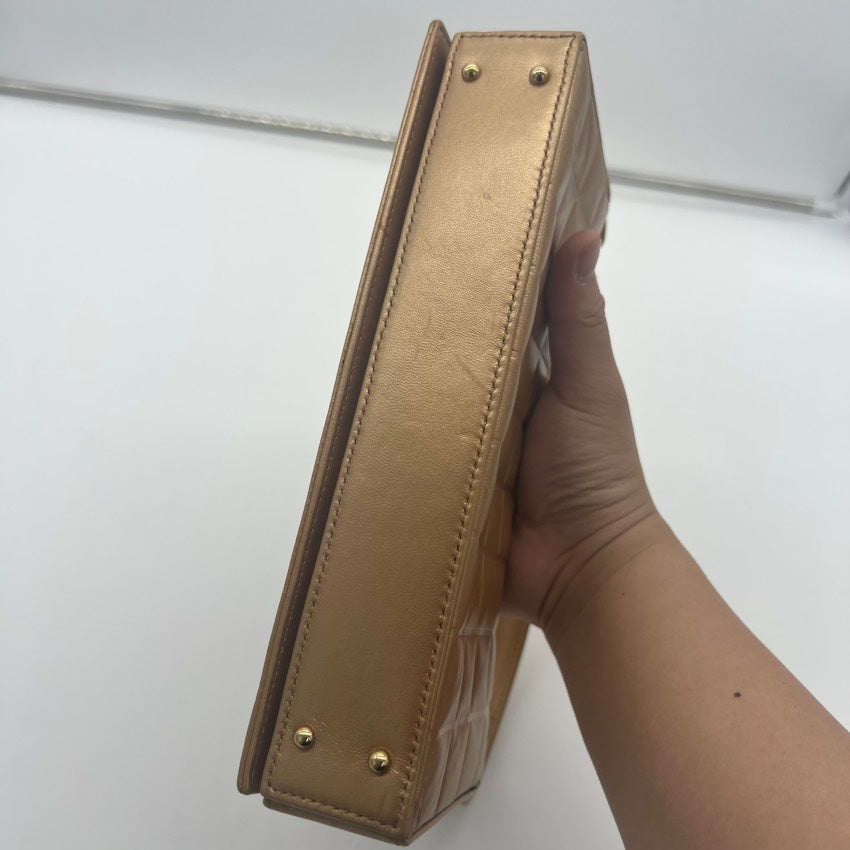   Chanel shoulder bag A
