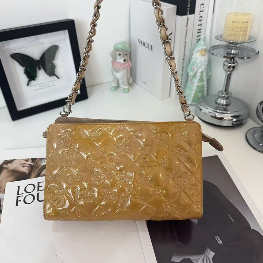 Preloved CHANEL Patent Leather Shoulder Bag Brown