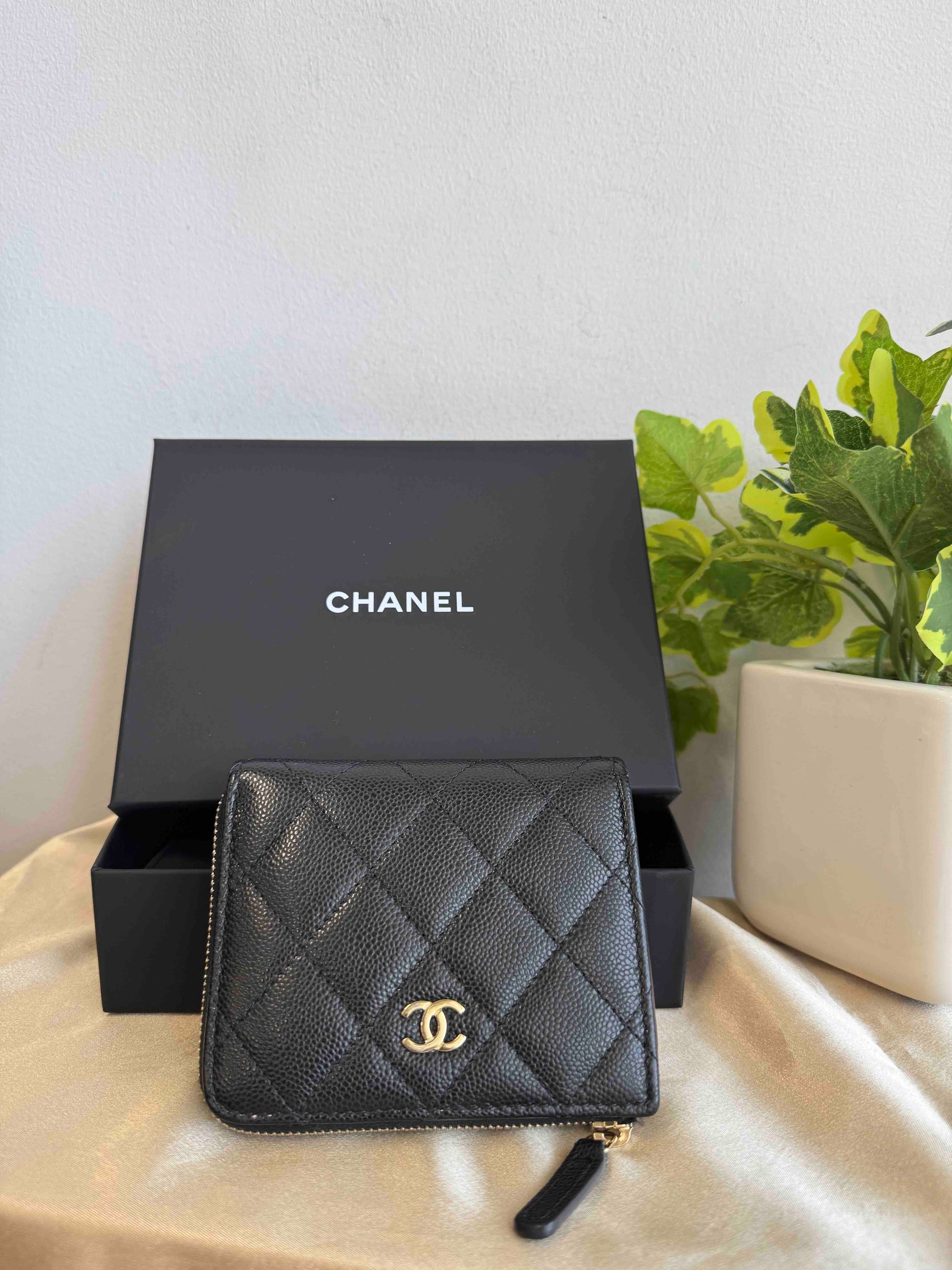 Chanel Caviar Wallet RE Black Leather Zip-Around
