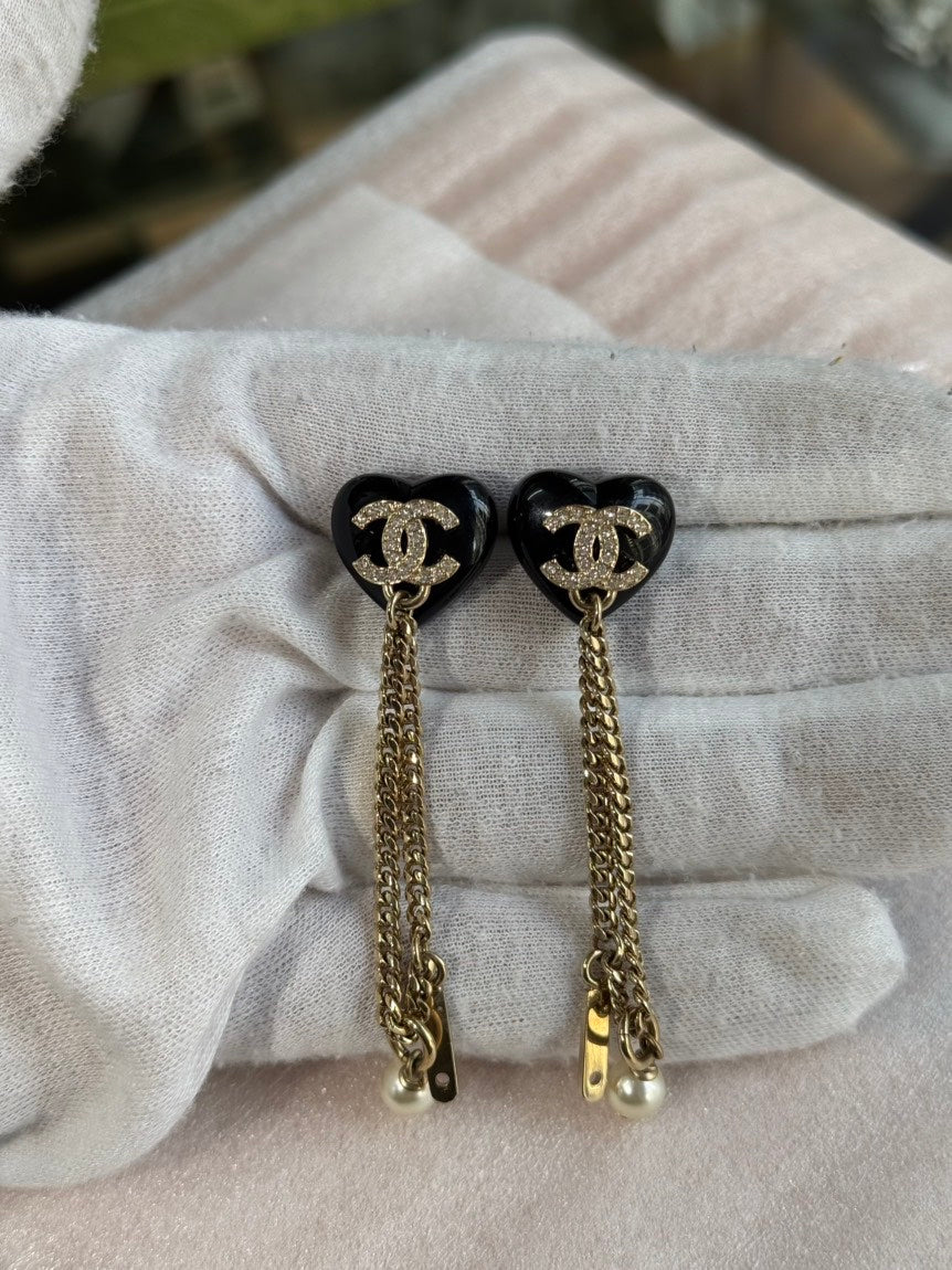 Preloved CHANEL Heart Pearl Earrings Black Gold 2way