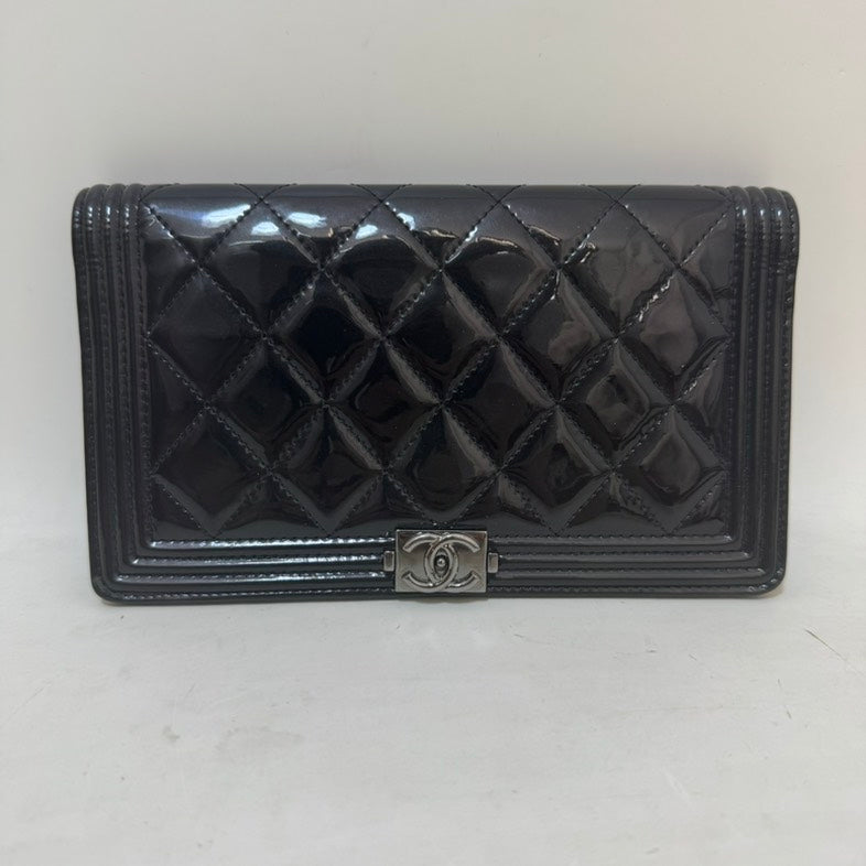 Preloved Chanel Quilted Black Leather Wallet