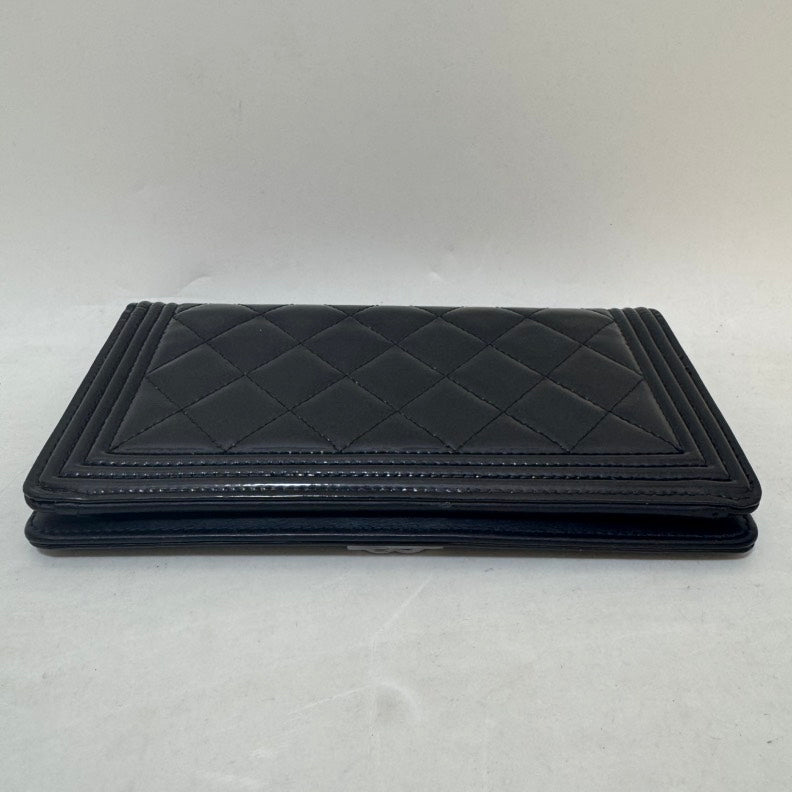 Preloved Chanel Quilted Black Leather Wallet