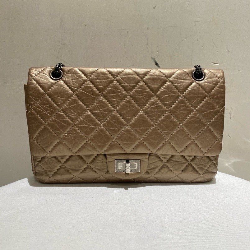 Chanel . Gold Wrinkle Leather GM Shoulder Bag