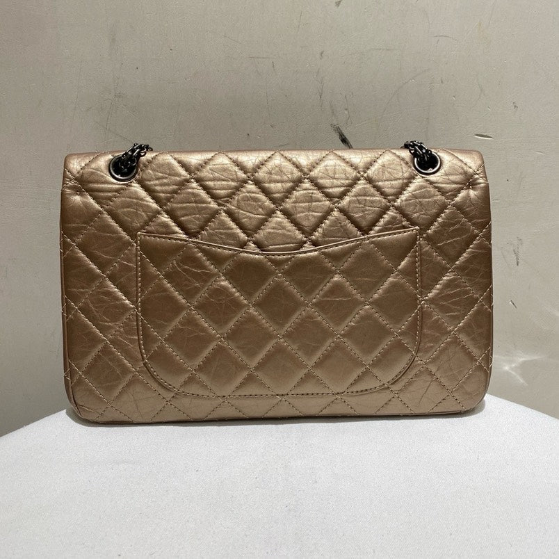 Chanel . Gold Wrinkle Leather GM Shoulder Bag