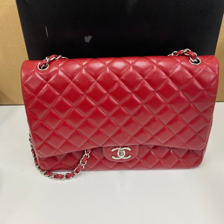   Chanel lamb skin maxi cf E