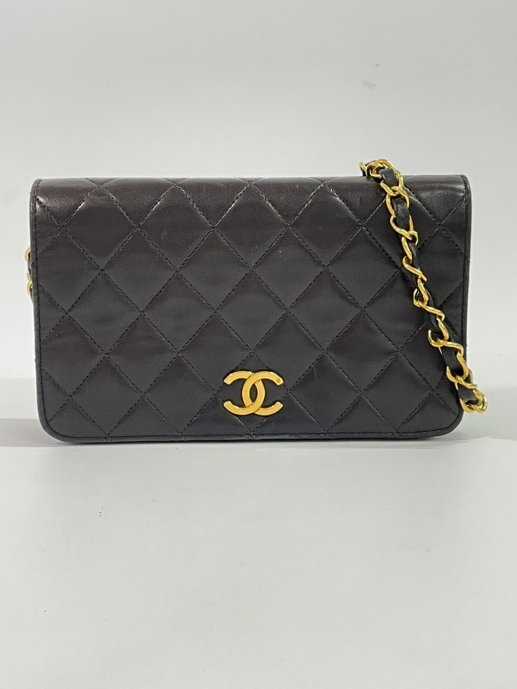 CHANEL   Flap Bag Black Leather Shoulder Bag