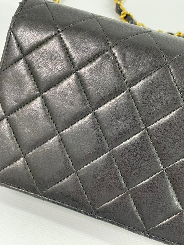 CHANEL   Flap Bag Black Leather Shoulder Bag