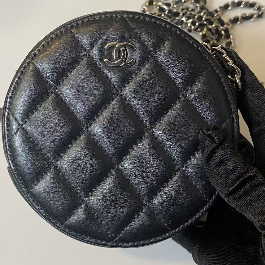 Preloved Chanel Round Quilted Leather Crossbody Bag in Black