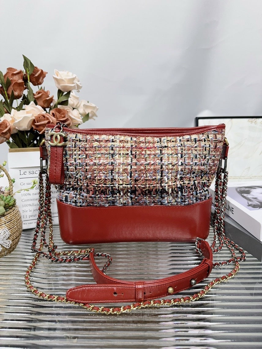 Chanel Tweed and Leather Shoulder Bag - Red