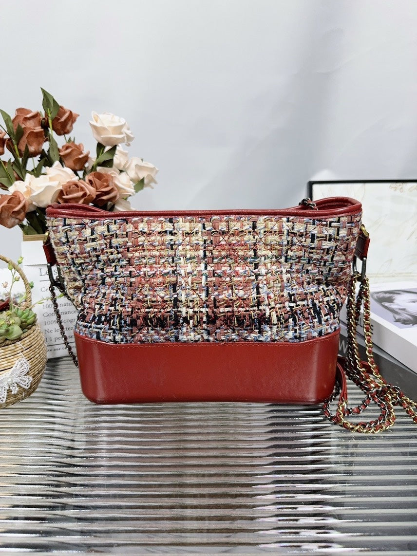 Chanel Tweed and Leather Shoulder Bag - Red