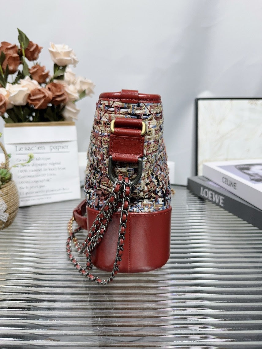 Chanel Tweed and Leather Shoulder Bag - Red