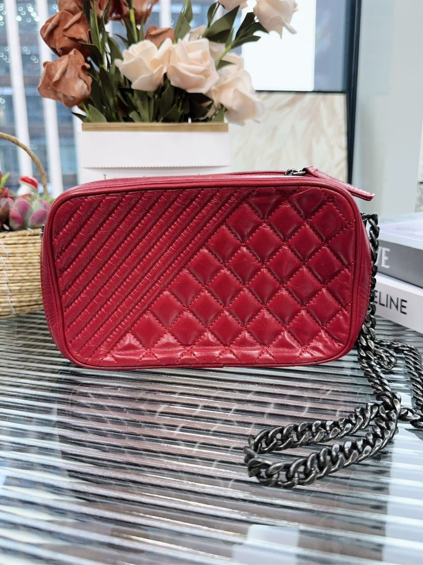 Preloved Chanel Quilted Camera Crossbody Bag in Red Leather