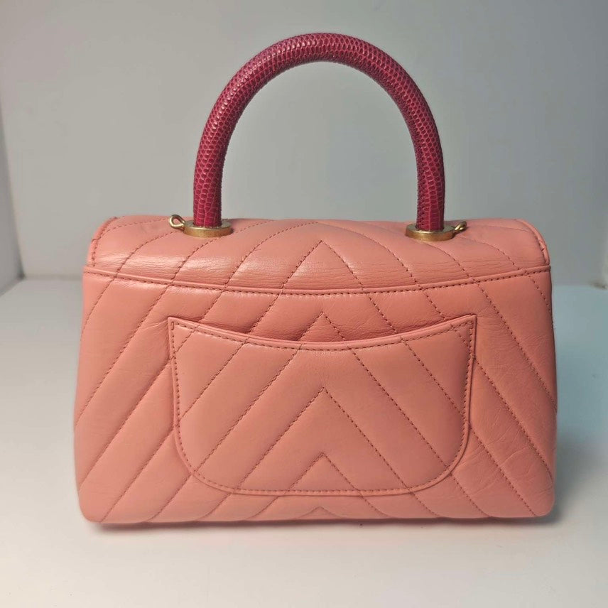 Chanel Coco Handle with Lizard Skin Handle in Pink Leather Shoulder Bag
