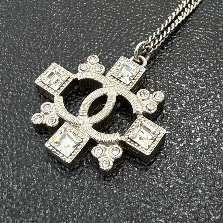 Preloved Chanel Coco Rhinestone Necklace