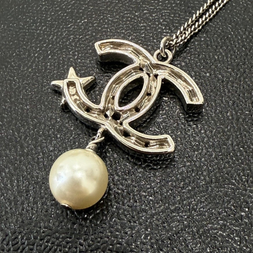 Chanel Coco Rhinestone Pearl Necklace BP GT White Necklace
