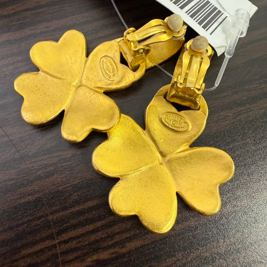   Chanel Clip-on Earrings P LV
