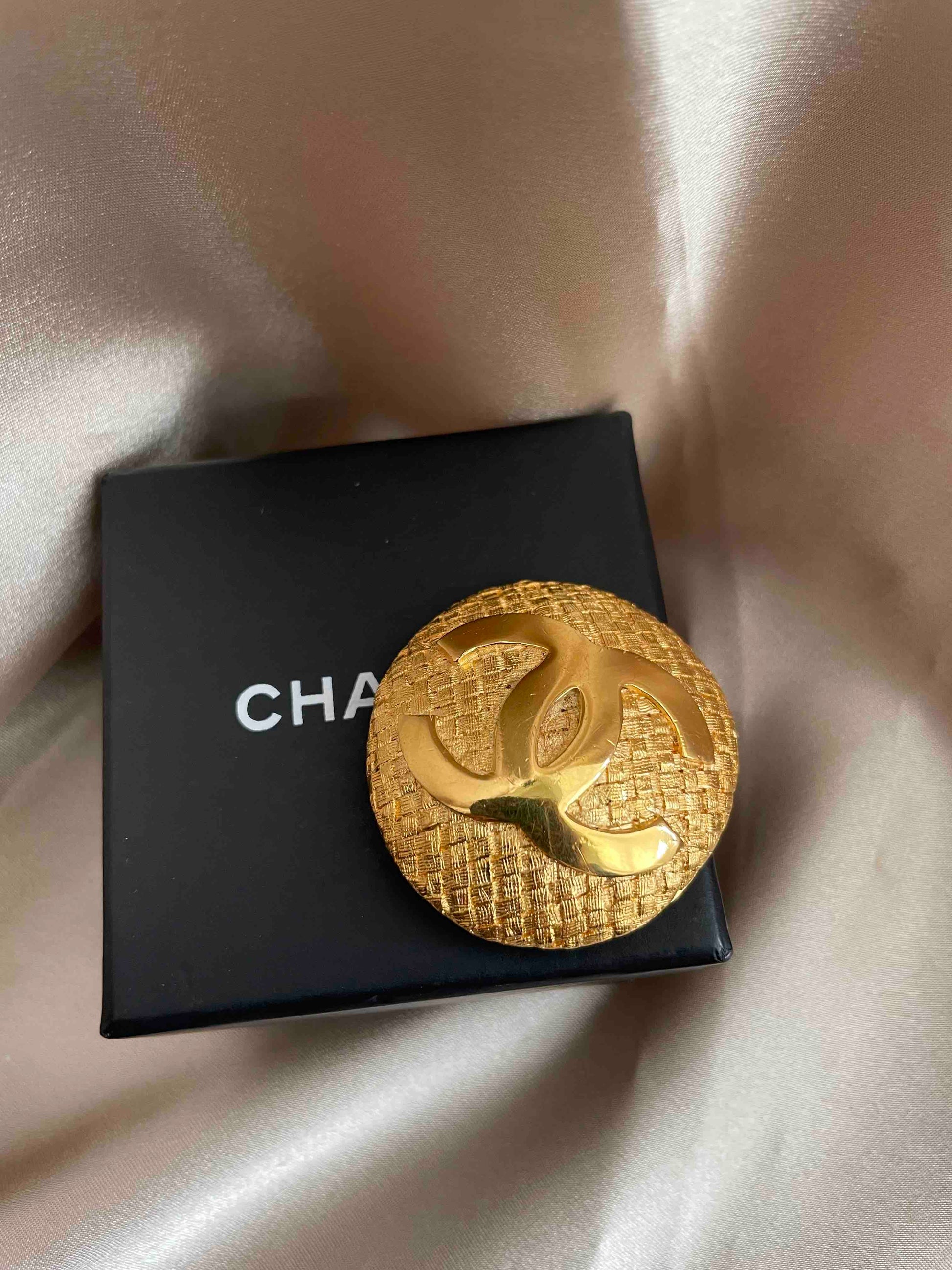 Chanel CC Logo Brooch Gold RE