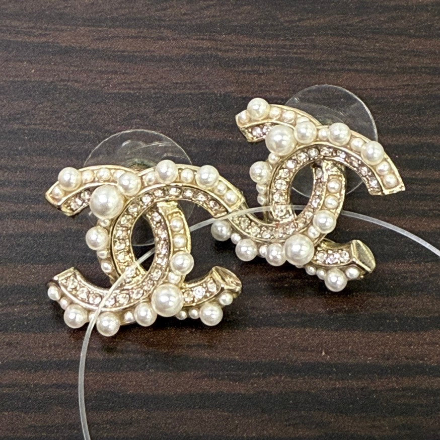 Chanel Coco Pearl Post Earrings DV LB Gold