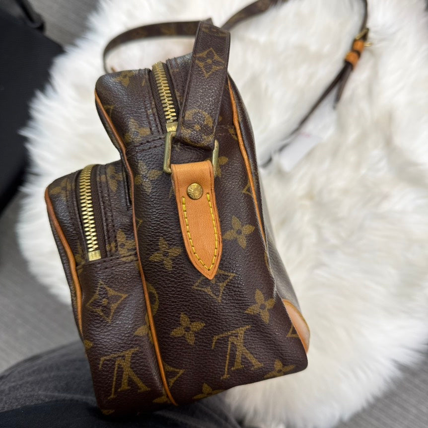 Louis Vuitton Nile Messenger Bag - Monogram Canvas Brown