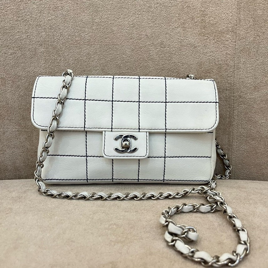 Preloved Chanel White Grid Leather Crossbody Bag