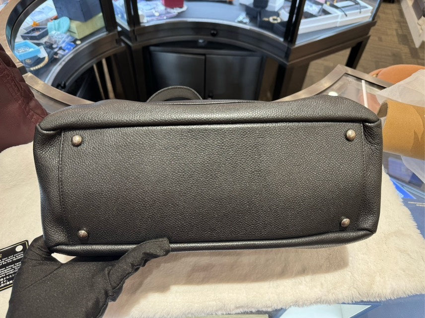 Chanel Tote Bag HBg Black Leather Medium