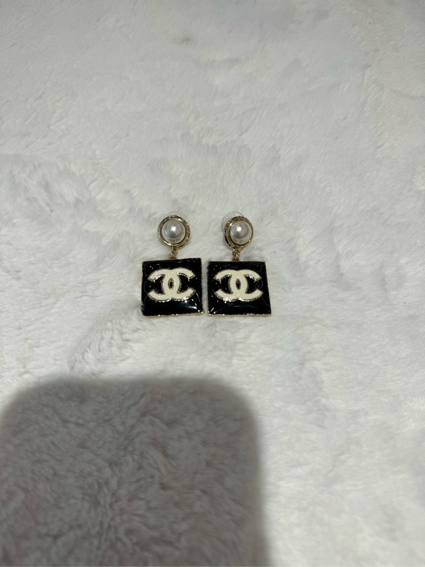 Preloved Chanel Earrings HbG Iconic Black and Gold Statement