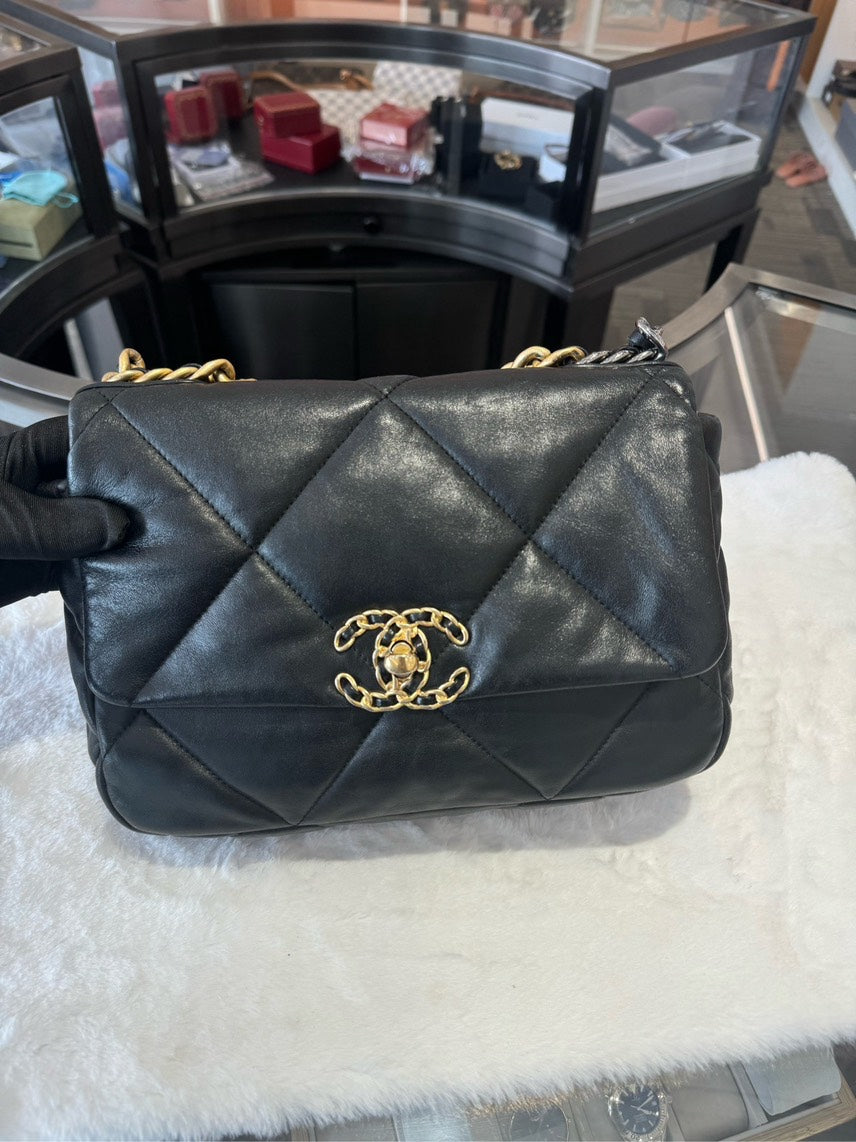 Chanel bag with microchips HBG