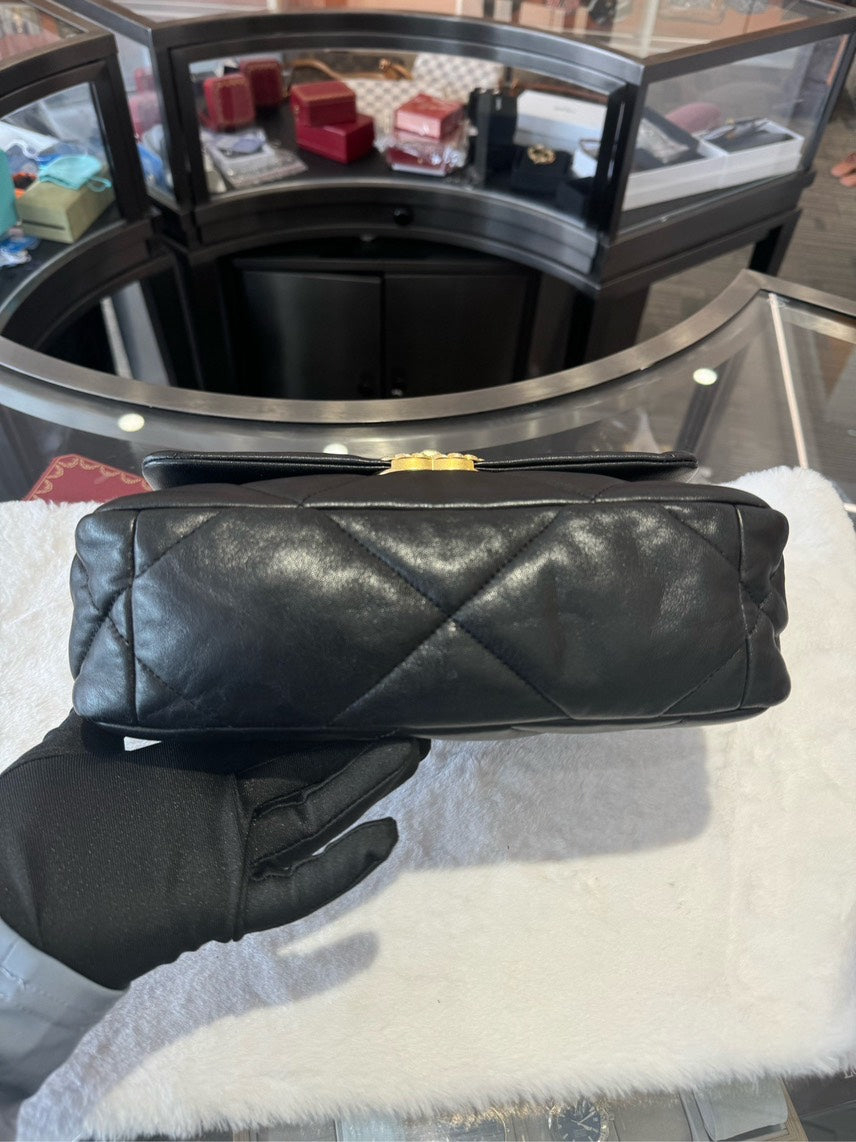 Chanel bag with microchips HBG