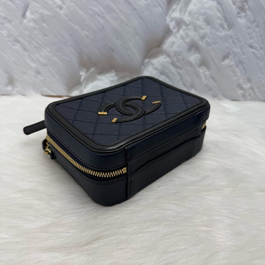 Preloved Chanel Camera Bag Quilted Black Leather Shoulder Bag