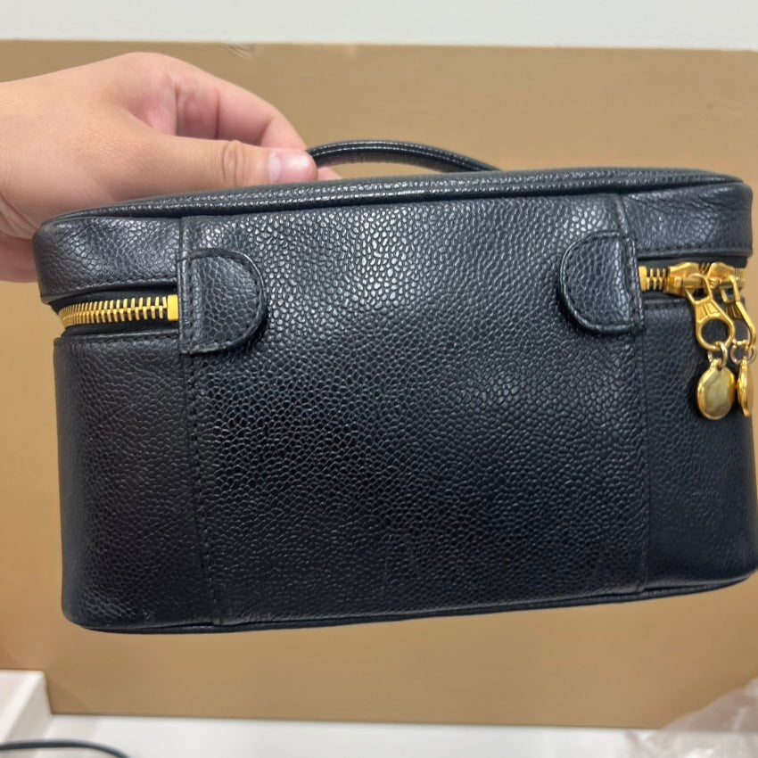   Chanel vanity case M size E