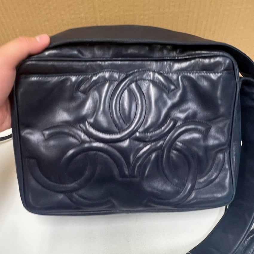   Chanel lamb skin crossbody E
