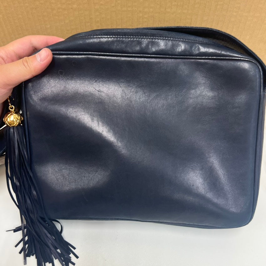   Chanel lamb skin crossbody E