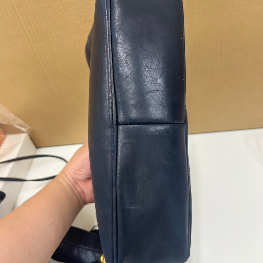   Chanel lamb skin crossbody E