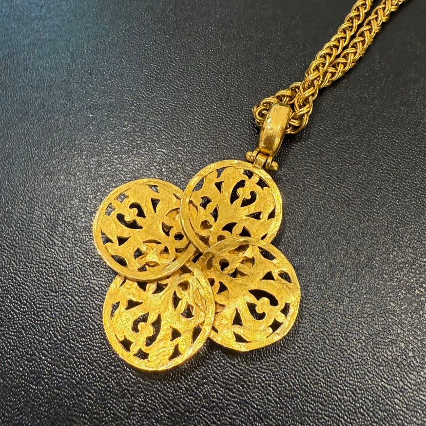   Chanel Coco Necklace A FM