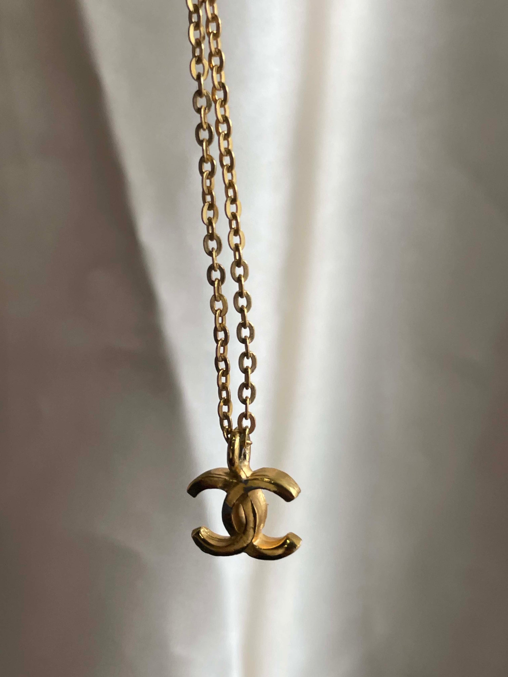 Chanel CC Necklace RE Gold Pendant